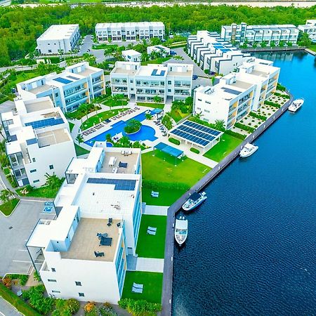 Cayman Luxury Rentals At One Canal Point George Town Extérieur photo