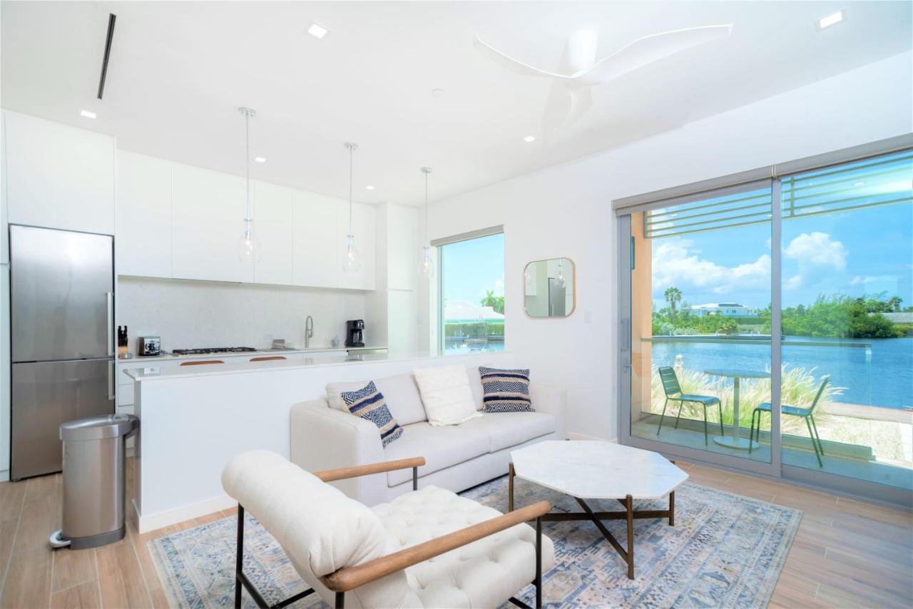 Cayman Luxury Rentals At One Canal Point George Town Extérieur photo