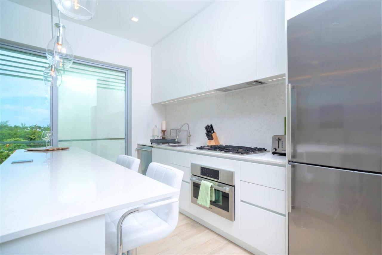 Cayman Luxury Rentals At One Canal Point George Town Extérieur photo