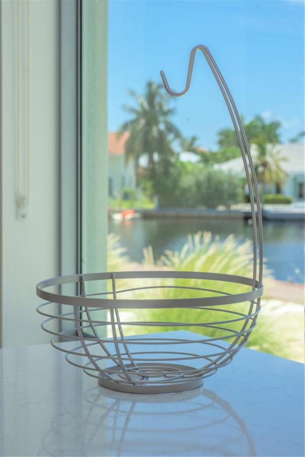 Cayman Luxury Rentals At One Canal Point George Town Extérieur photo