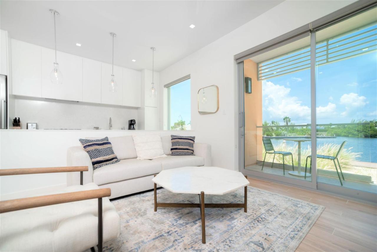 Cayman Luxury Rentals At One Canal Point George Town Extérieur photo