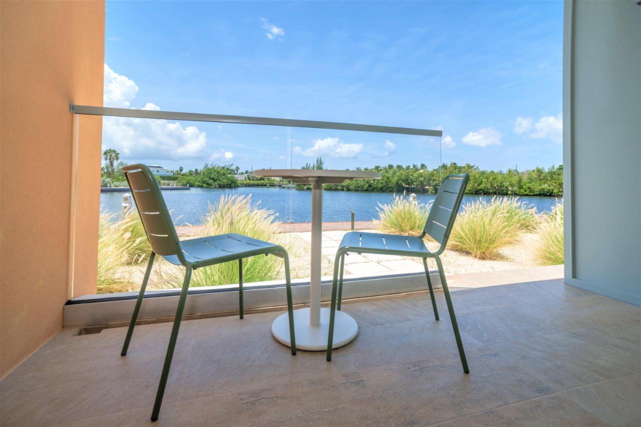 Cayman Luxury Rentals At One Canal Point George Town Extérieur photo