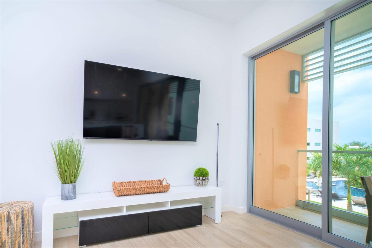 Cayman Luxury Rentals At One Canal Point George Town Extérieur photo