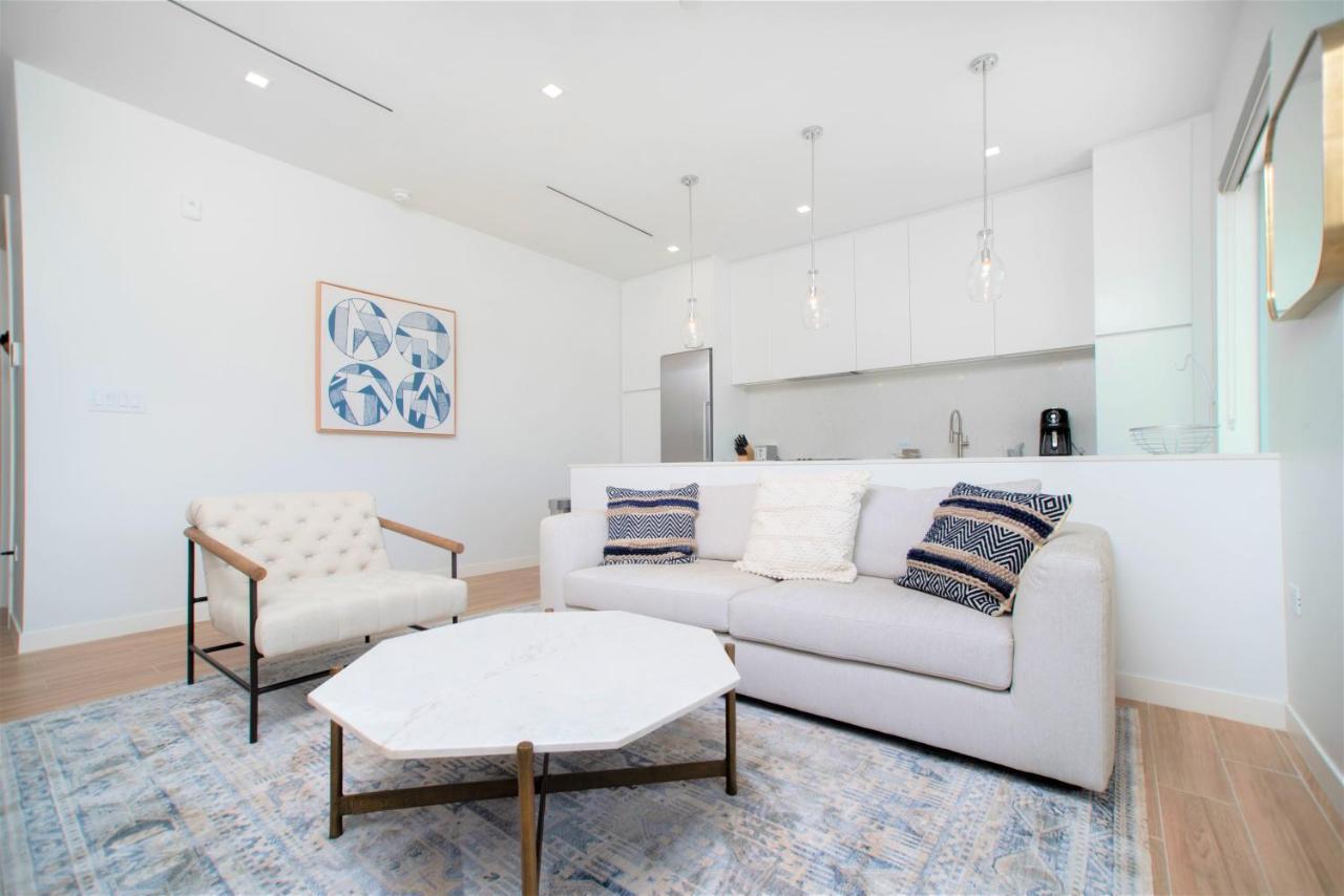 Cayman Luxury Rentals At One Canal Point George Town Extérieur photo