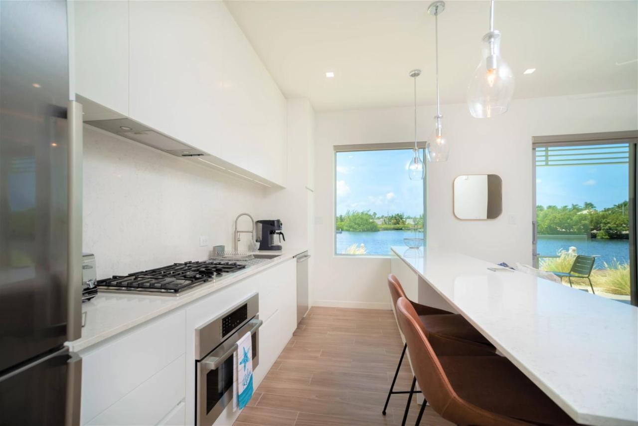 Cayman Luxury Rentals At One Canal Point George Town Extérieur photo