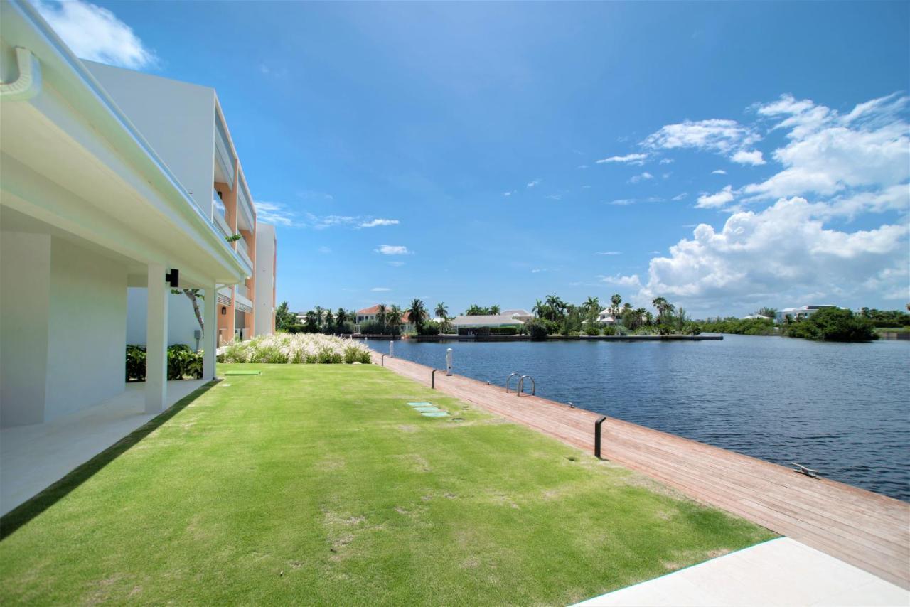 Cayman Luxury Rentals At One Canal Point George Town Extérieur photo