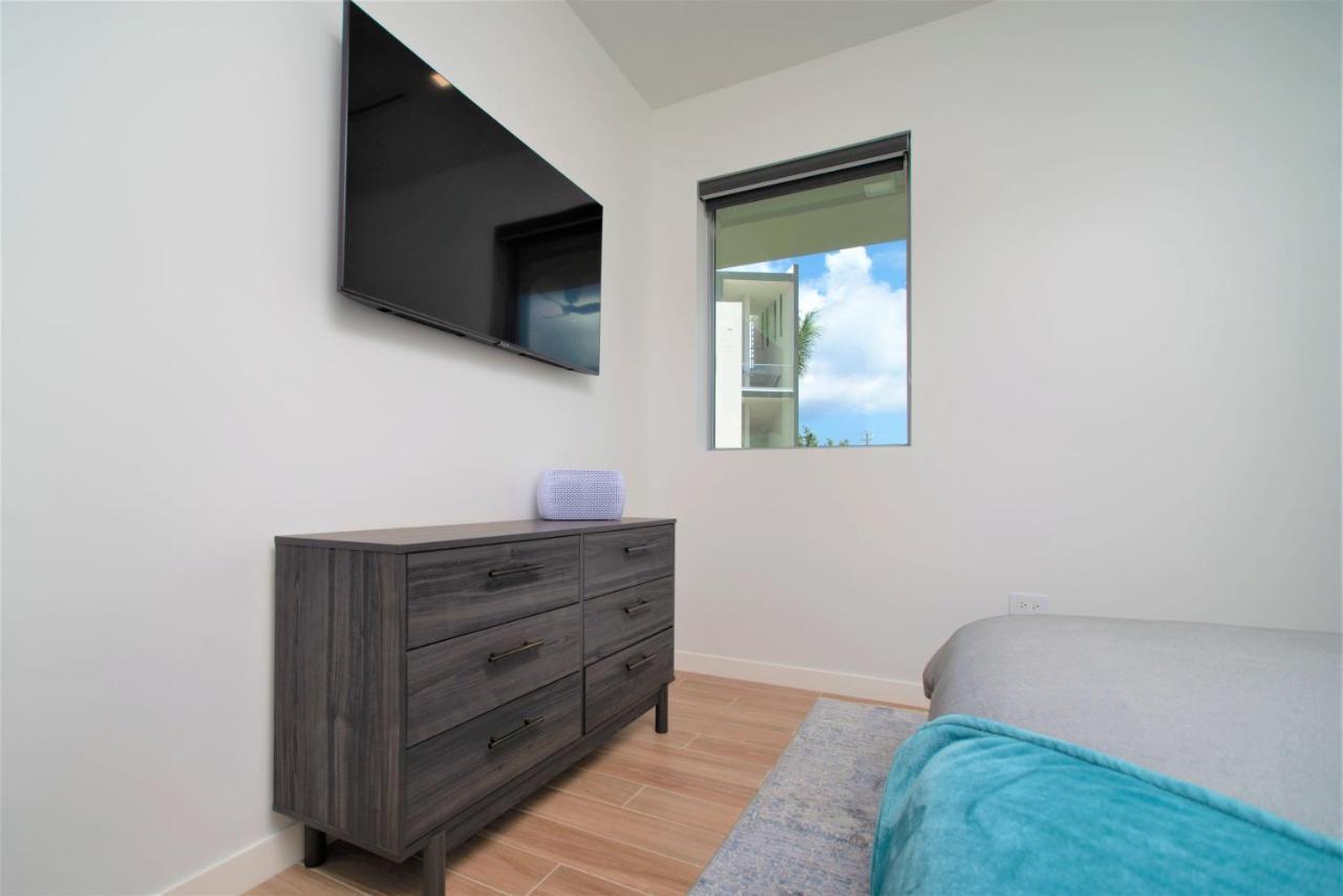 Cayman Luxury Rentals At One Canal Point George Town Extérieur photo