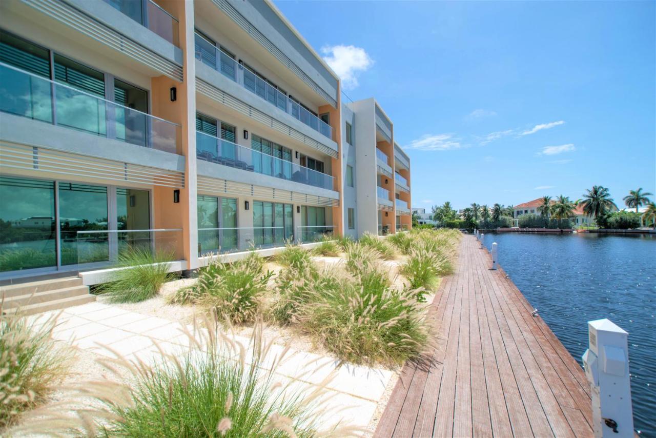 Cayman Luxury Rentals At One Canal Point George Town Extérieur photo