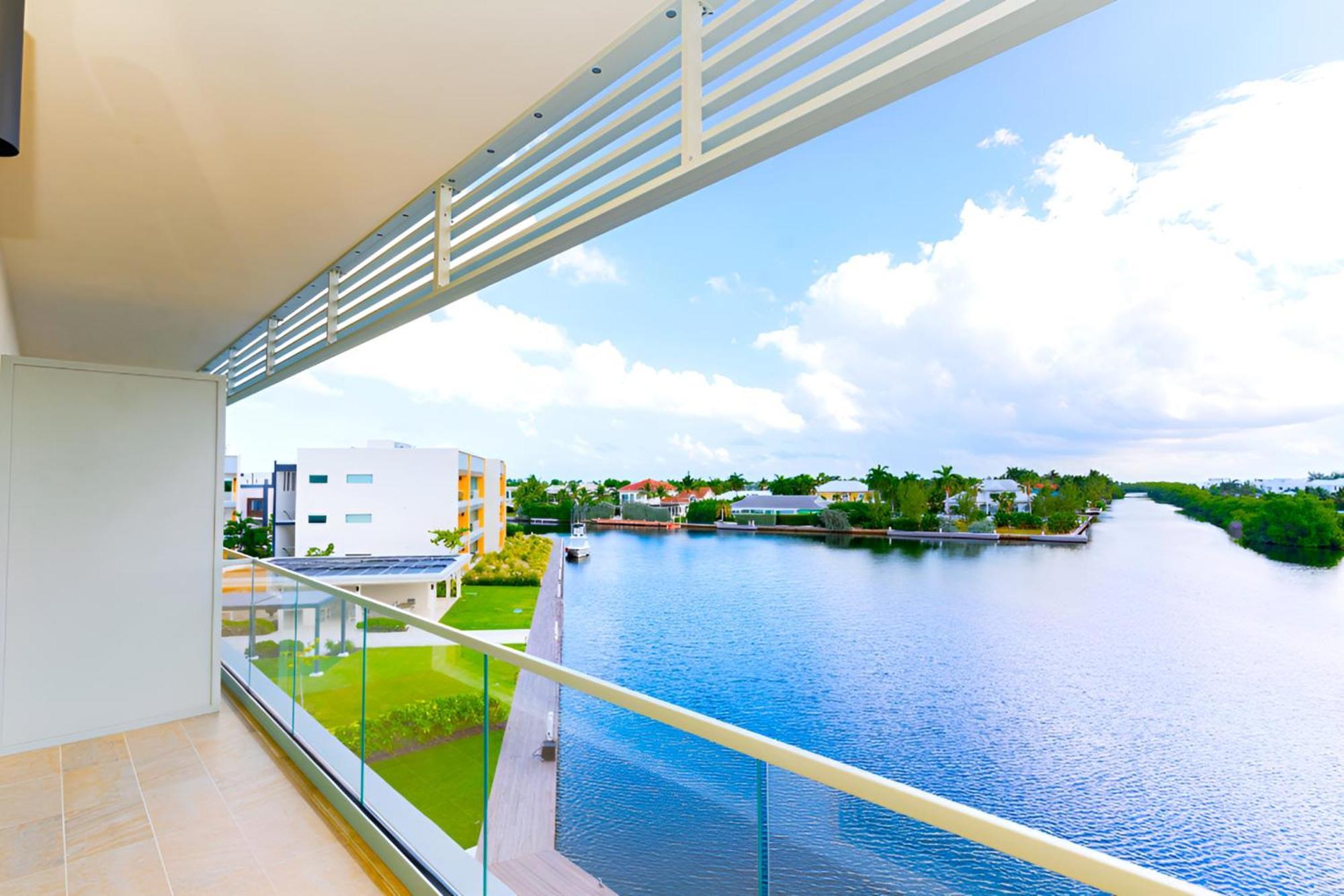 Cayman Luxury Rentals At One Canal Point George Town Extérieur photo